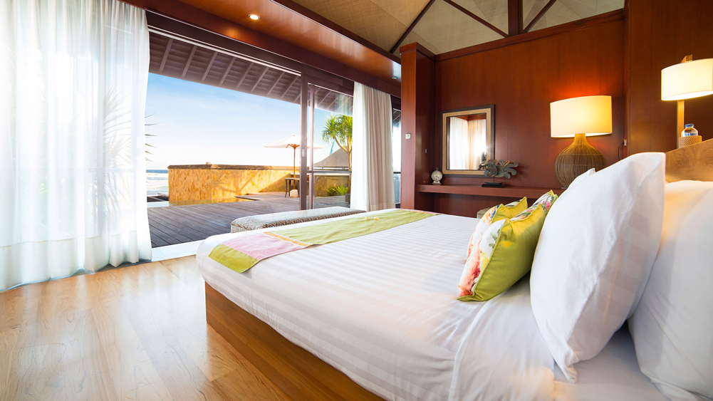 Villa Bayu Gita Beachfront - Opulent master suite one